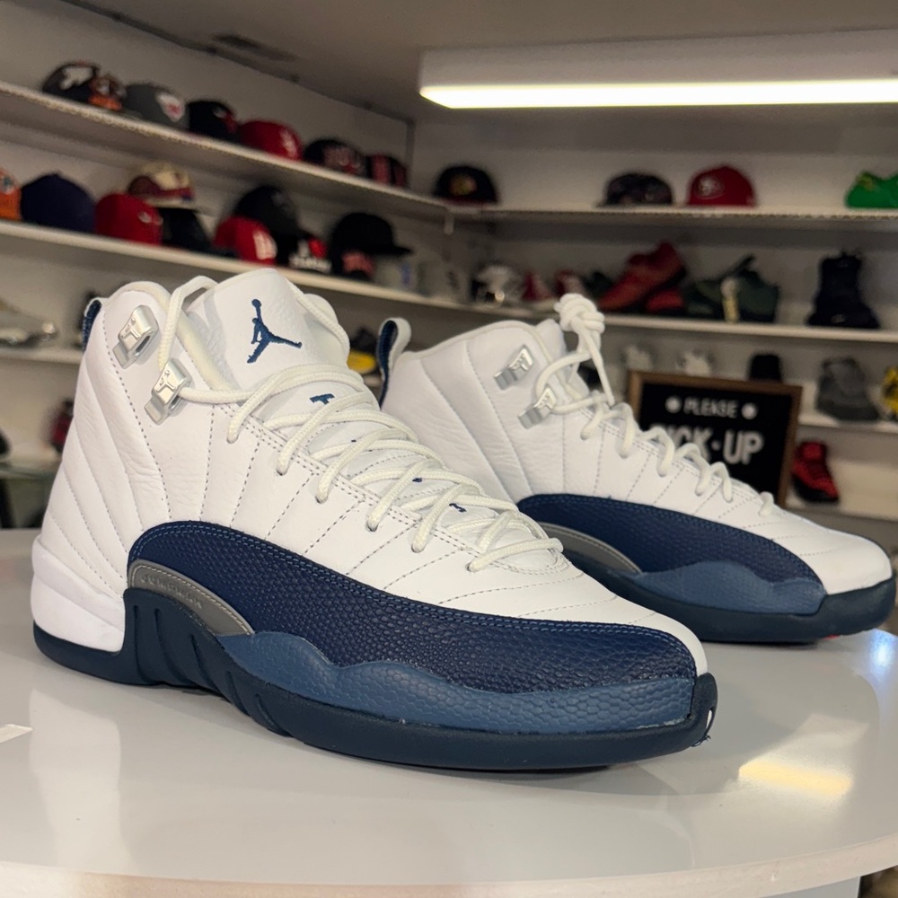 Air Jordan 12 retro “French Blue“ size 7 NEW